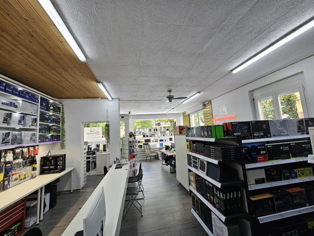 AdrianPCMaster magasin informatique - Accessoires - Périphériques - Jeux vidéos - Réparations - PC