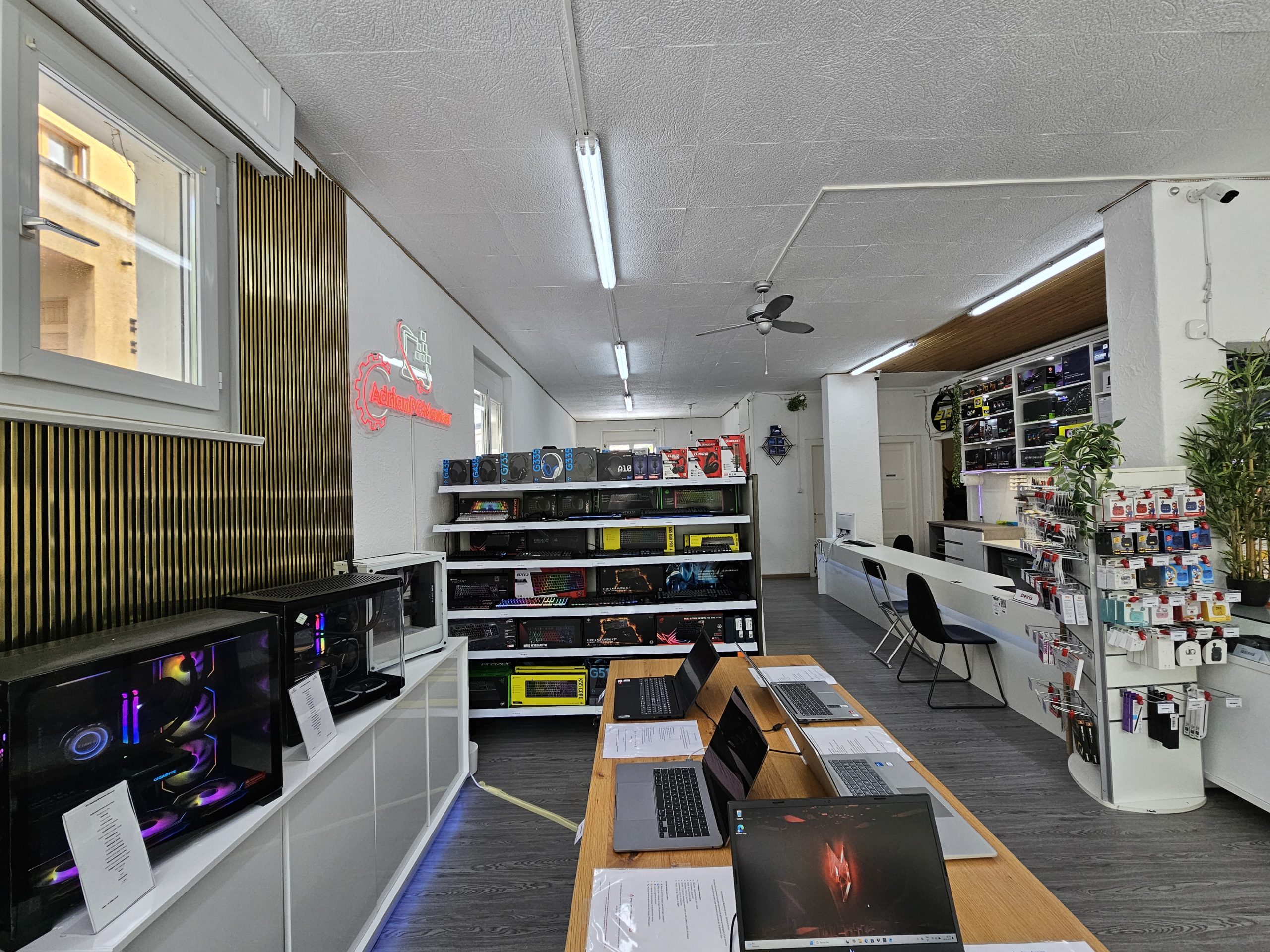 AdrianPCMaster magasin informatique - Accessoires - Périphériques - Jeux vidéos - Réparations - PC